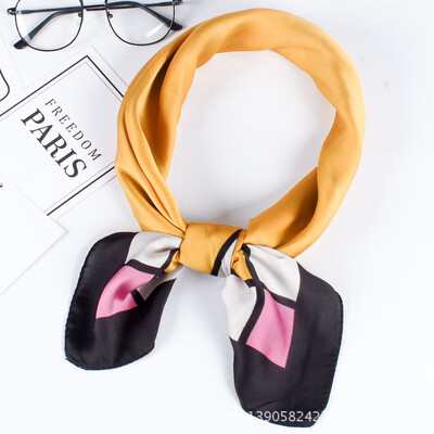 New scarf female Korean version of the small square scarf spring&autumn tide hair band female small fresh Korean professional silk scarf decorative scarf
New scarf female Korean version of the small square scarf spring&autumn tide hair band female small fresh Korean professional silk scarf decorative scarf
