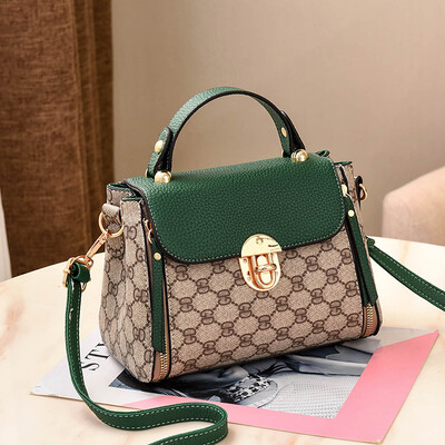 On the new little womens bag Xia Chao Korean version of Joker handbag shoulder Messenger bag ins small square bag
On the new little womens bag Xia Chao Korean version of Joker handbag shoulder Messenger bag ins small square bag