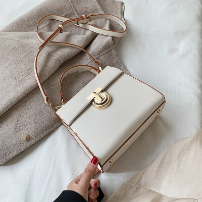 Internet celebrity ins leisure bag simple portable womens bag new 2019 fashion single shoulder slant square bag
Internet celebrity ins leisure bag simple portable womens bag new 2019 fashion single shoulder slant square bag
