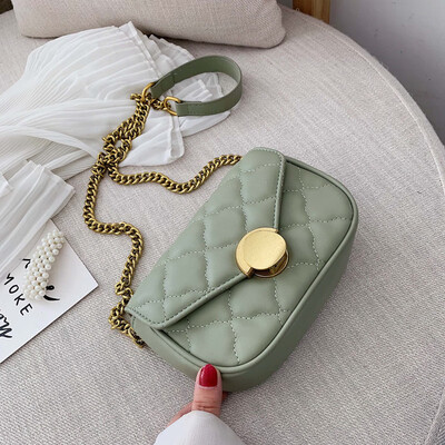 Small bag female new Korean version of the wild shoulder bag fashion rhombic chain slung small square bag
Small bag female new Korean version of the wild shoulder bag fashion rhombic chain slung small square bag