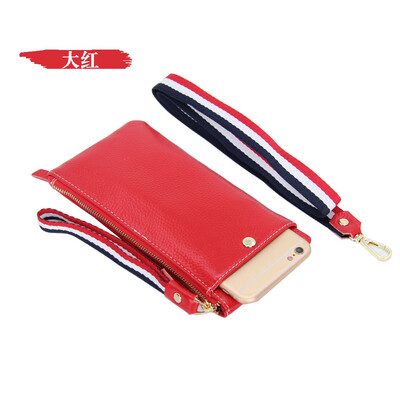 The first layer of leather ladies new hanging neck clutch bag Europe&the United States thin section color broadband leather mobile phone bag long wallet
The first layer of leather ladies new hanging neck clutch bag Europe&the United States thin section color broadband leather mobile phone bag long wallet