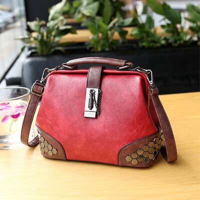 Women Handbag Leather Small Doctor Bag Women Shoulder Bag Female Crossbody Handbag Lock Chain Rivets Girls Vintage Women Bags
Women Handbag Leather Small Doctor Bag Women Shoulder Bag Female Crossbody Handbag Lock Chain Rivets Girls Vintage Women Bags