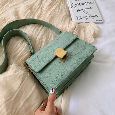 Summer crocodile pattern bag female 2019 new wave Korean version of the wild single shoulder slung fashion simple chain small square bag
Summer crocodile pattern bag female 2019 new wave Korean version of the wild single shoulder slung fashion simple chain small square bag