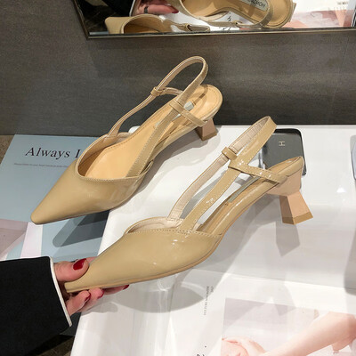 Summer Korean version of pointed Baotou sandals fashion full of fairy style thick heel high heels high heels
Summer Korean version of pointed Baotou sandals fashion full of fairy style thick heel high heels high heels