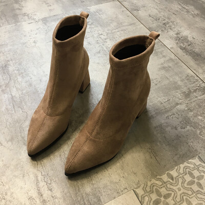 Fairy wind Martin boots England style European&American bootie-style high-heeled shoes high-heeled shoes short boots
Fairy wind Martin boots England style European&American bootie-style high-heeled shoes high-heeled shoes short boots