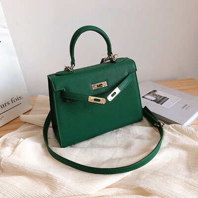 New texture small bag female 2019 new wave Korean version of the wild single shoulder slung fashion portable simple Kelly bag
New texture small bag female 2019 new wave Korean version of the wild single shoulder slung fashion portable simple Kelly bag
