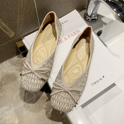 Butterfly-knotted square-headed single shoe female summer Korean version fashionable shallow flat-bottomed Baitao fairy wind bean
Butterfly-knotted square-headed single shoe female summer Korean version fashionable shallow flat-bottomed Baitao fairy wind bean