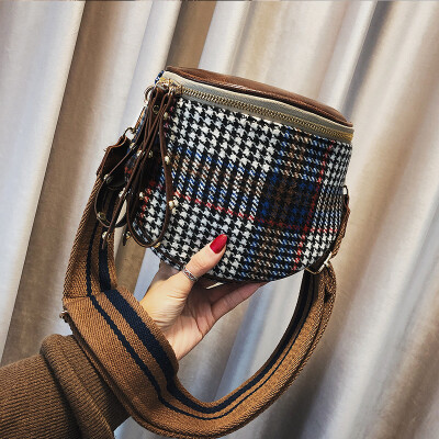 Spring&summer bags female 2019 new wave Korean version of the wild single shoulder slung woolen fashion lock wide shoulder strap saddle bag
Spring&summer bags female 2019 new wave Korean version of the wild single shoulder slung woolen fashion lock wide shoulder strap saddle bag
