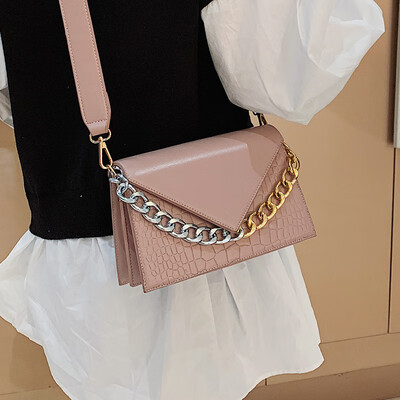 New small bag female 2019 new wave Korean version of the wild shoulder Messenger bag fashion wide shoulder strap net red black bag
New small bag female 2019 new wave Korean version of the wild shoulder Messenger bag fashion wide shoulder strap net red black bag