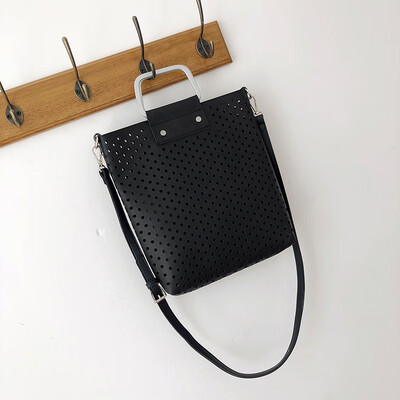 Summer new hollow large-capacity bag female 2019 new wave wild single shoulder slung fashion portable tote bag
Summer new hollow large-capacity bag female 2019 new wave wild single shoulder slung fashion portable tote bag