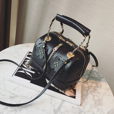 2018 Fashion Womens Handbags Luxury High Quality Leather PU Women Bags Shoulder Bag Ladies Summer Hollow Out Flowers Handbag
2018 Fashion Womens Handbags Luxury High Quality Leather PU Women Bags Shoulder Bag Ladies Summer Hollow Out Flowers Handbag