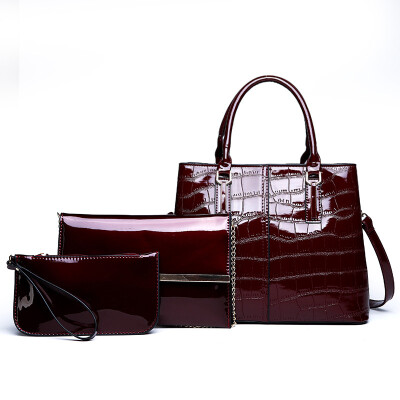 new patent leather crocodile pattern handbag fashion ladies single shoulder mother bag Messenger bag
new patent leather crocodile pattern handbag fashion ladies single shoulder mother bag Messenger bag