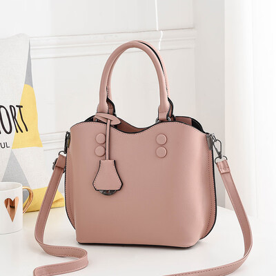 2019 new elegant fashion trend handbag rivet fashion handbags Europe&the United States big bag shoulder bag
2019 new elegant fashion trend handbag rivet fashion handbags Europe&the United States big bag shoulder bag