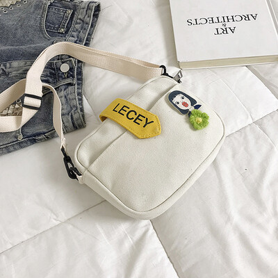 Casual wild shoulder canvas bag fashion personality letter Messenger bag female 2019 new cartoon cute small bag
Casual wild shoulder canvas bag fashion personality letter Messenger bag female 2019 new cartoon cute small bag