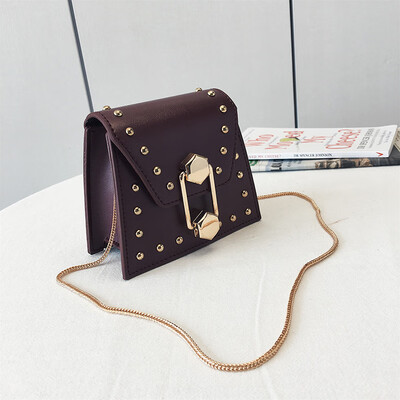 Fashion small bag Korean version of the wild pu womens bag chic chain girl bag can be shoulder slung
Fashion small bag Korean version of the wild pu womens bag chic chain girl bag can be shoulder slung