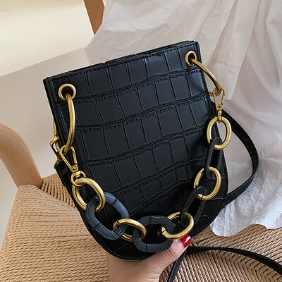 2019 new Korean version of crocodile handbag single shoulder oblique satchel chain summer fashion U-shaped womens bag
2019 new Korean version of crocodile handbag single shoulder oblique satchel chain summer fashion U-shaped womens bag