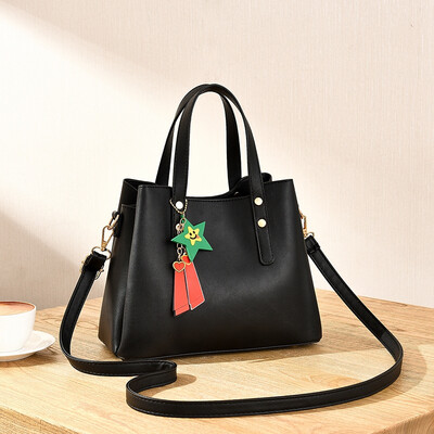 The new style of ladiesbag with net red envelope in summer is a simple&fashionable one-shoulder ladies bag with texture and
The new style of ladiesbag with net red envelope in summer is a simple&fashionable one-shoulder ladies bag with texture and