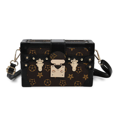 Summer small bag female 2019 new wave Korean version of the wild Messenger bag fashion chain pearl portable small square bag
Summer small bag female 2019 new wave Korean version of the wild Messenger bag fashion chain pearl portable small square bag