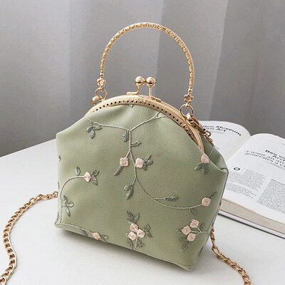 Small bag female 2019 new Korean portable shoulder bag stylish Messenger bag Joker shell bag
Small bag female 2019 new Korean portable shoulder bag stylish Messenger bag Joker shell bag