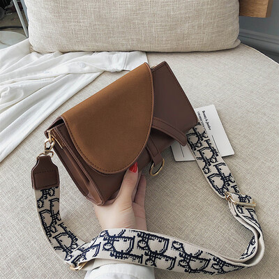 Foreign gas bag 2019 new Korean version 100 lap slant bag grinding bag wide shoulder belt French minority bag
Foreign gas bag 2019 new Korean version 100 lap slant bag grinding bag wide shoulder belt French minority bag
