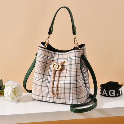 Bucket bag lady fashion stripe large capacity handbag foreign air inclined bag chain lady shoulder
Bucket bag lady fashion stripe large capacity handbag foreign air inclined bag chain lady shoulder