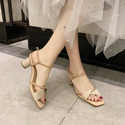 Retro Colour Colour Colour Colour Colouring with Square Head Fine Belt with One-word Button Simple Sandals Summer New Rough-heeled
Retro Colour Colour Colour Colour Colouring with Square Head Fine Belt with One-word Button Simple Sandals Summer New Rough-heeled