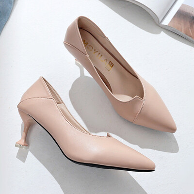 Early spring little fresh high heels girl thin heel sexy two wearing pointed cat heel professional single shoes
Early spring little fresh high heels girl thin heel sexy two wearing pointed cat heel professional single shoes
