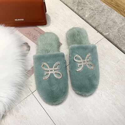 Chic Baotou wool slippers for women wearing autumn-winter Korean version of Baitao flat-soled half-slippers
Chic Baotou wool slippers for women wearing autumn-winter Korean version of Baitao flat-soled half-slippers