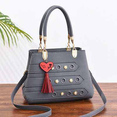 Womens bag 2019 summer new Korean version of the handbag female big bag casual shoulder bag slung black
Womens bag 2019 summer new Korean version of the handbag female big bag casual shoulder bag slung black