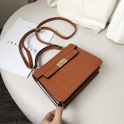 Girls small bag new Korean version of the stone pattern portable small square bag fashion wild Messenger shoulder bag
Girls small bag new Korean version of the stone pattern portable small square bag fashion wild Messenger shoulder bag