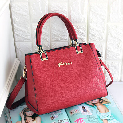 One-shoulder womens bag new tide single shoulder bag European&American fashion single shoulder womens bag Europe&th
One-shoulder womens bag new tide single shoulder bag European&American fashion single shoulder womens bag Europe&th