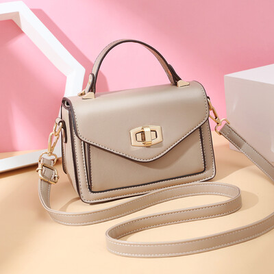 A Simple Single Shoulder Slant Bag for Ms ins in the Korean Version of New Female Trendy in Summer
A Simple Single Shoulder Slant Bag for Ms ins in the Korean Version of New Female Trendy in Summer
