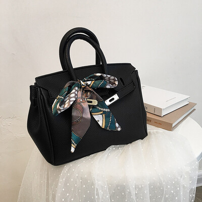 Qiao Bani 2019 new European&American style fashion star lychee silk scarf platinum bag hand shoulder diagonal female bag
Qiao Bani 2019 new European&American style fashion star lychee silk scarf platinum bag hand shoulder diagonal female bag