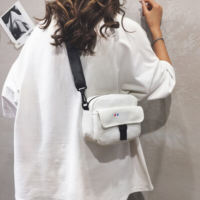 Net red di di bag female 2019 new fashion wild canvas bag Korean version ins Harajuku student shoulder Messenger bag
Net red di di bag female 2019 new fashion wild canvas bag Korean version ins Harajuku student shoulder Messenger bag