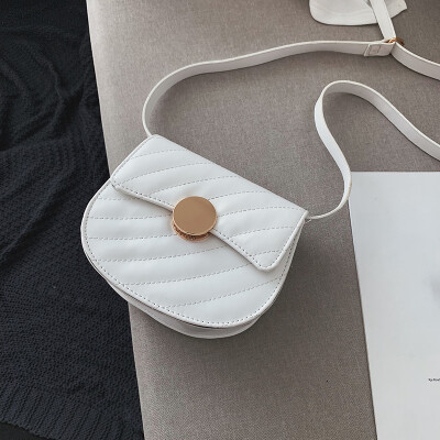 Advanced sense net red small black bag female new 2019 foreign style texture slung small square bag wild embroidery thread lock bag
Advanced sense net red small black bag female new 2019 foreign style texture slung small square bag wild embroidery thread lock bag