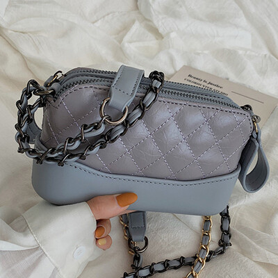 Female 2019 new Lingge chain bag fashion small fragrance wind stray bag shoulder slung small square bag Hong Kong wind 
Female 2019 new Lingge chain bag fashion small fragrance wind stray bag shoulder slung small square bag Hong Kong wind