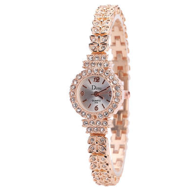 Women Vintage Luxury Gold Silver Watches Elegant Quartz Fashion Rectangle Dial Watch Carved Pattern Bracelet Casual WristWatch
Women Vintage Luxury Gold Silver Watches Elegant Quartz Fashion Rectangle Dial Watch Carved Pattern Bracelet Casual WristWatch