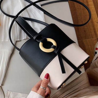 Red bag 2019 popular new Korean Joker Messenger bag retro fashion portable bucket bag
Red bag 2019 popular new Korean Joker Messenger bag retro fashion portable bucket bag