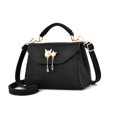 Summer new Korean fashion Joker shoulder Messenger bag ladies portable small square bag
Summer new Korean fashion Joker shoulder Messenger bag ladies portable small square bag