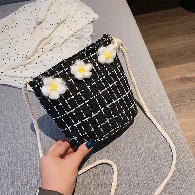2019 new fashion lattice messenger bag Sen cute flower bucket bag small fairy wild temperament shoulder bag
2019 new fashion lattice messenger bag Sen cute flower bucket bag small fairy wild temperament shoulder bag