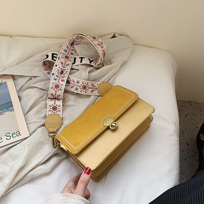 Qiao Bani 2019 new early autumn new Korean chic fashion frosted ribbon small square bag shoulder diagonal female bag
Qiao Bani 2019 new early autumn new Korean chic fashion frosted ribbon small square bag shoulder diagonal female bag