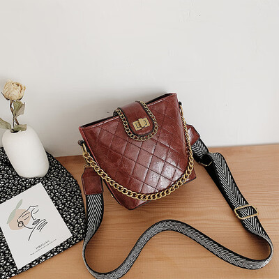 Chic chain small bag Broadband rhombus bucket bag new 2019 simple retro woman bag single shoulder bag oblique satchel bag
Chic chain small bag Broadband rhombus bucket bag new 2019 simple retro woman bag single shoulder bag oblique satchel bag