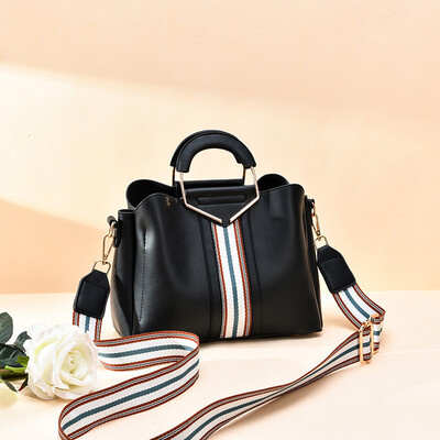 Handbag woman large capacity slant bag simple air impingement soft temperament single shoulder Korean version 100
Handbag woman large capacity slant bag simple air impingement soft temperament single shoulder Korean version 100