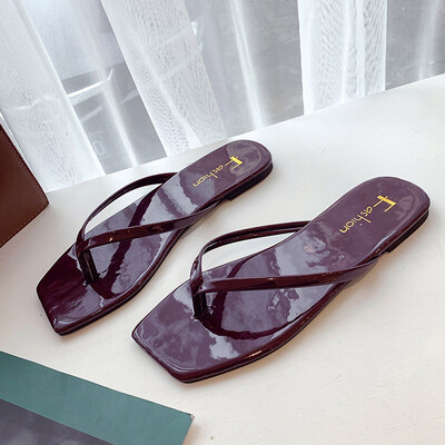 Herringbone slippers for women wearing semi-flat-bottomed sandy beach sandwich with toe sandwiches in summer
Herringbone slippers for women wearing semi-flat-bottomed sandy beach sandwich with toe sandwiches in summer