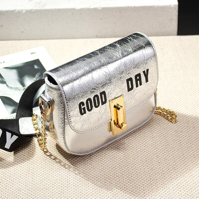 Summer single shoulder girl bag on the Korean version of the hundred lap girl chic chain slanted bag fashion
Summer single shoulder girl bag on the Korean version of the hundred lap girl chic chain slanted bag fashion