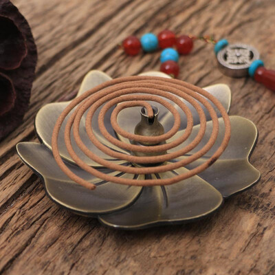 Sakura Incense Burner Scented Copper Alloy Household Room Aromatherapy Stove Sandalwood Furnace Creative Supplies
Sakura Incense Burner Scented Copper Alloy Household Room Aromatherapy Stove Sandalwood Furnace Creative Supplies