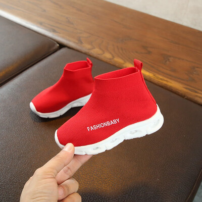 New kids shoes Casual childrens shoes Fashionable LED Light Net Breathable childrens sneakers Soft Sports Walking Shoes
New kids shoes Casual childrens shoes Fashionable LED Light Net Breathable childrens sneakers Soft Sports Walking Shoes