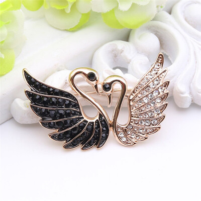 Fashion Women Lovers Swan Brooch Romantic Jewelry Swan Lake Rhinestone Brooches Broches Couple Badges Ladies Lapel Animal Pins
Fashion Women Lovers Swan Brooch Romantic Jewelry Swan Lake Rhinestone Brooches Broches Couple Badges Ladies Lapel Animal Pins