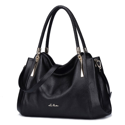 Old head LAORENTOU ladies cowhide fashion wild handbag shoulder Messenger bag 958J083L1A black
Old head LAORENTOU ladies cowhide fashion wild handbag shoulder Messenger bag 958J083L1A black