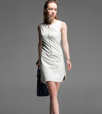 Lovaru ™ 2015 Autumn new round neck PU washed leather fashion white dress solid color sleeveless skirt women casual dress
Lovaru ™ 2015 Autumn new round neck PU washed leather fashion white dress solid color sleeveless skirt women casual dress